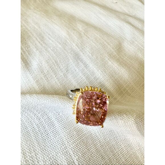 Gorgeous super light pink sparkly cubic zirconia elongated cushion cut adjustabl - Picture 8 of 12